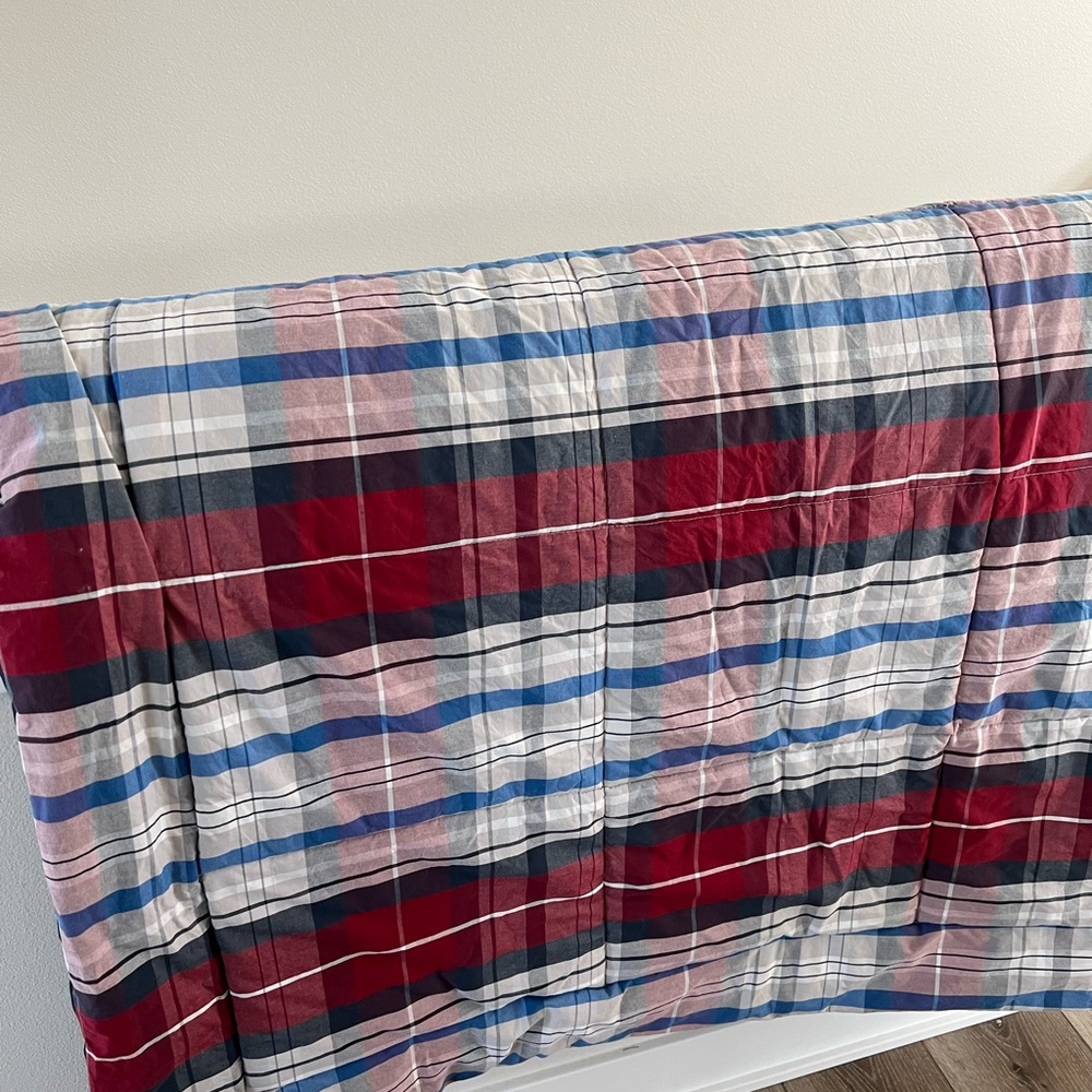 Pb Teen comforter and 2 standard Shams, plaid with navy on the reverse side